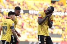 Janner Corozo en el festejo del segundo gol de Barcelona.