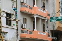Pintura de fachadas en el centro de Guayaquil