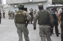 Militares en estado de excepción.