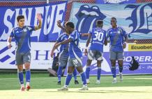 La celebración de Emelec en el Bellavista, el gol de Jaime Ayoví daba los 3 puntos.