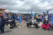paro en contra del proyecto loma larga