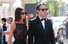 Kaia Gerber y Lewis Pullman durante una salida en Los Ángeles.