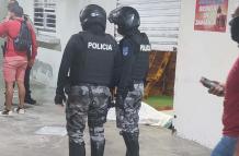 La policía investiga dos crímenes ocurridos la noche de este sábado 13 de septiembre en el cantón La Libertad,