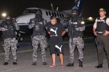 Alias Topo fue llevado a la cárcel la Roca en un convoy de seguridad.