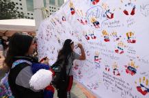 Pintura de tela por el Día Internacional de la Paz