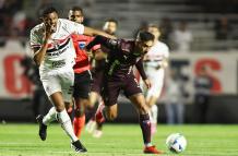 Sao Paulo jugando con Liga de Quito en el estadio Morumbí.