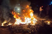 Los bloqueos en la av. Panamericana Norte, a la altura de Cayambe y Tabacundo, han sido frecuentes desde que se inició el paro de la Conaie.