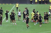 Barcelona y su entrenamiento antes de jugar con Independiente.