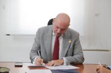 Ministro Gian Carlo Loffredo asegura que nadie se toma Quito y rechaza amenazas contra la capital de Ecuador.