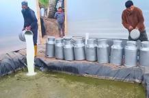 la leche se bota por el paro nacional