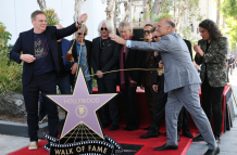 Def Leppard obtiene su estrella en el Paseo de la Fama en Hollywood