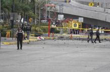 Atentado. La destrucción que causó la explosión frente al Mall del Sol se expandió a locales y edificios.