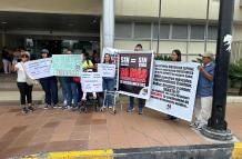 Padres denuncian desabastecimiento