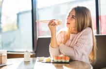 ¿Mareos o Dolor Estómago tras Comer Sushi? Identifica la Intoxicación Alimentaria