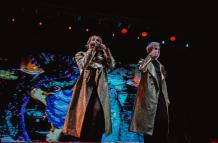 El dúo argentino Miranda! ofreció un espectáculo lleno de teatralidad, pop y nostalgia.
