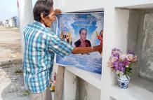 LAS TUMBAS EN EL DIA DE LOS DIFUNTOS COBRAN VIA