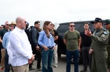Daniel Noboa y Kristi Noem realizaron un recorrido por la Escuela Superior de Aviación 'Cosme Rennella', ubicada en Salinas, provincia de Santa Elena.