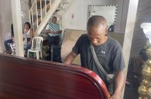 Ismael Nazareno padre de Miguel en su casa de Socio Vivienda 2.