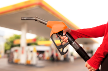 La gasolina baja de precio en Ecuador.