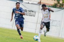 Stick Mosquera (de Cuenca Jrs.) y Neri Montaño (de Astillero) se juegan en Azogues su paso a la semifinal del ascenso a la Serie B.