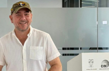 loffredo vota consulta popular