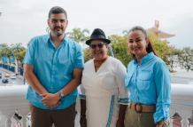 Aquiles Álvarez Lourdes Tibán y Marcela Aguiñaga