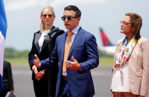 DANIEL NOBOA VIAJE EL SALVADOR