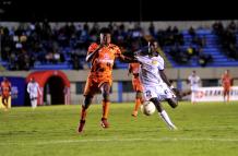 Barcelona SC sufre ante la presión alta de Libertad en el duelo por la fecha 7 del hexagonal.