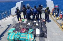 Las Fuerzas Armadas informaron sobre la aprehensión de una embarcación con siete tripulantes durante un patrullaje en Galápagos.