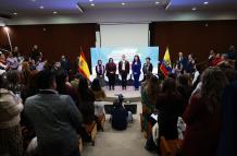 Según información oficial, estas becas forman parte de un total de 19.000 gestionadas  para ecuatorianos residentes en ese país.