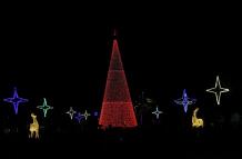 árbol navideño en Parque Samanes