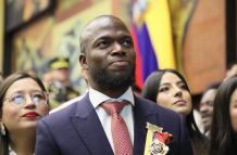 Enner Valencia cuando fue condecorado en la Asamblea Nacional.