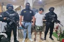La Policía Nacional ejecutó un operativo simultáneo de alto impacto en Portete (Guayaquil), Durán, Manta y Montecristi.