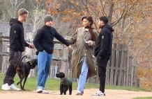 Zendaya y Tom Holland paseando en Londres.