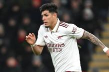Hincapié no rota, sostiene: el ecuatoriano que eleva al Arsenal.