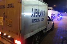 Los restos fueron trasladados por personal de la Policía para investigar si las piezas óseas pertenecen o no a seres humanos.