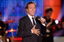 Julio Iglesias tiene 82 años.