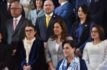 Cynthia Gellibert (centro) es la actual secretaria de la Administración Pública en el Gabinete de Daniel Noboa.