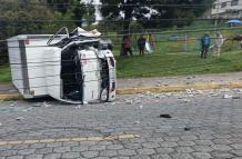 El camión se chocó, después de que desconocidos intentaron robar el vehículo en La Lucha de Los Pobres.