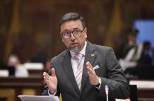 El asambleísta de ADN, Xavier Ordóñez, presentó en el Pleno la moción para el proceso de fiscalización.