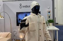 Nylo, robot humanoide