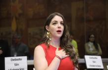 La asambleísta Mónica Palacios acudió la Fiscalía para presentar una noticia criminis.