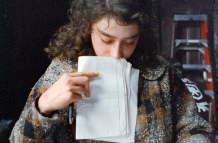 Odessa A’zion atraviesa uno de los momentos más visibles de su carrera. Aunque no logró la esperada nominación al Óscar, su trabajo en Marty Supreme y su participación en la exitosa serie I Love L.A