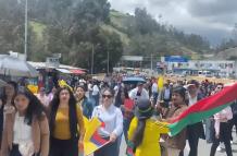 Protesta por aranceles en puente de Rumichaca