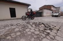 Calles en mal estado en Tumbaco