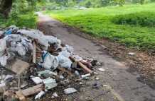 basura en ciclovía de vía a la costa