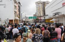 plantón en el Multicomercio