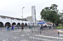 Centro. En parque central de la parroquia rural es el único que tiene tres iglesias. Una que data de 1557, otra de 1670 y una más actual de 1979.