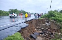 La vía Santa Elena - Guayaquil muestra daños debido al torrencial temporal de lluvias