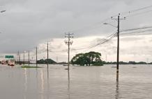 vía Babahoyo Jujan inundada